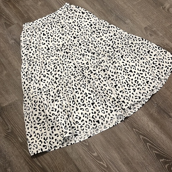 NWT Merokeety skirt (size M) - Picture 9 of 9